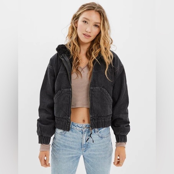 American Eagle Outfitters Jackets & Blazers - American Eagle Acid Wash Fur Lined Jean Jacket